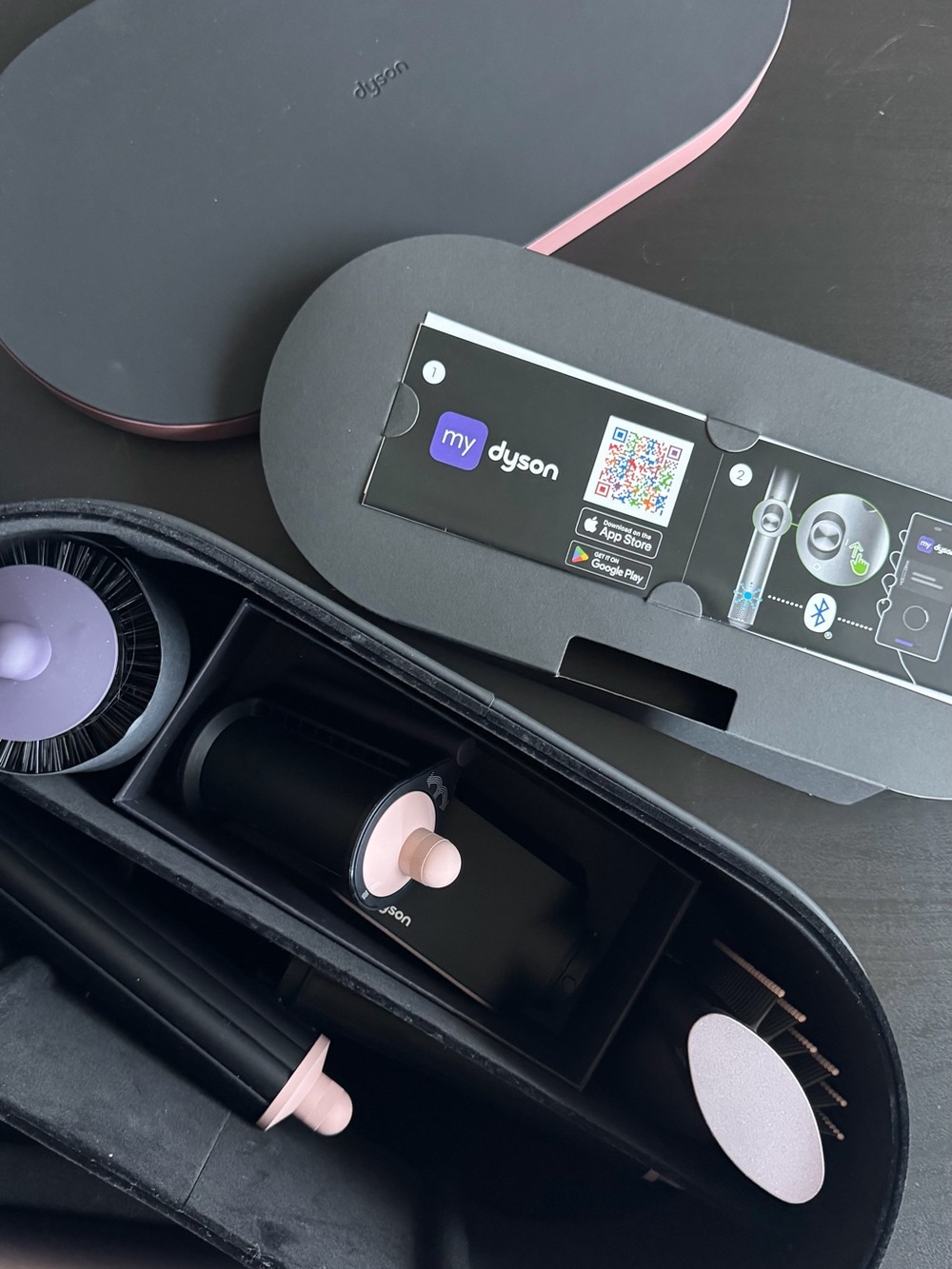 Dyson Airwrap i.d.™ multi-styler and dryer Straight+Wavy (Jasper Plum) - Picture 3 of 8